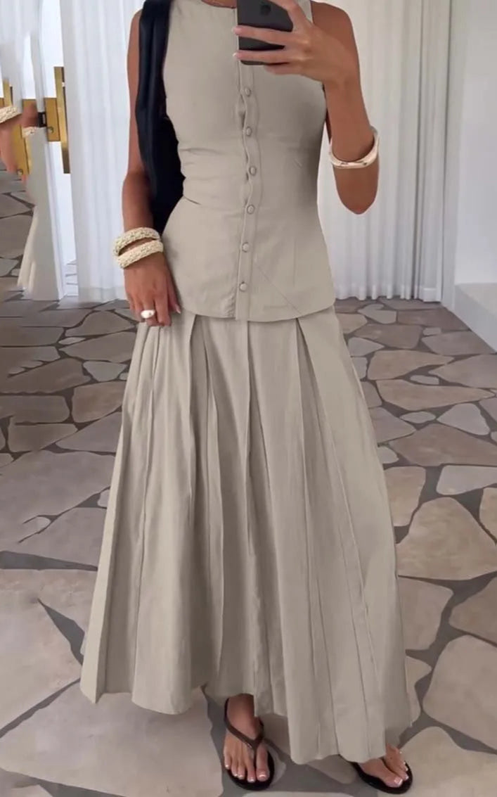 SLIM-FIT SLEEVELESS TOP & SKIRT TWO PIECE SET