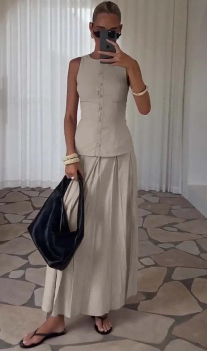 SLIM-FIT SLEEVELESS TOP & SKIRT TWO PIECE SET