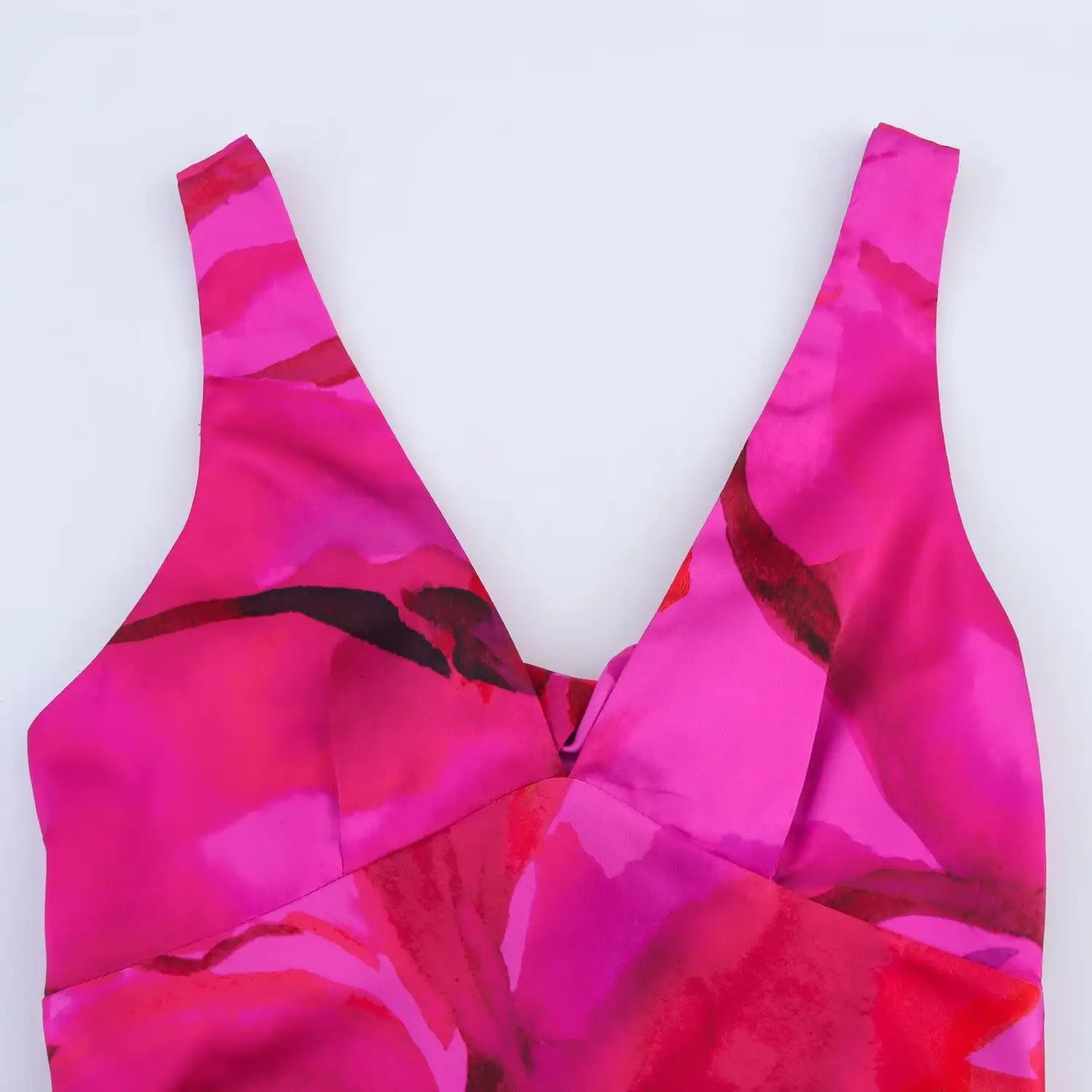 Robe à fleurs rose fuchsia à col en V