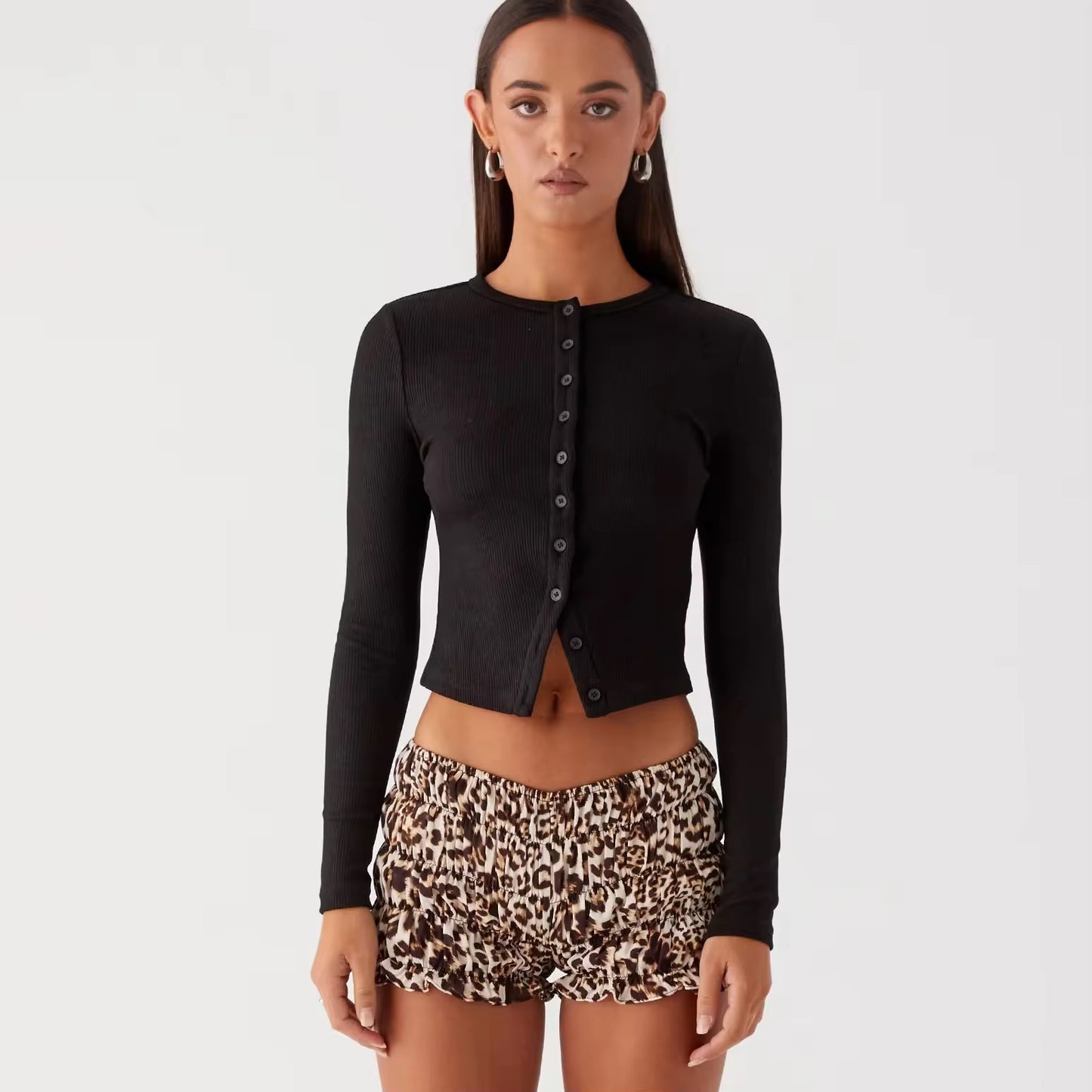 LONG SLEEVE THIN BUTTON SWEATER