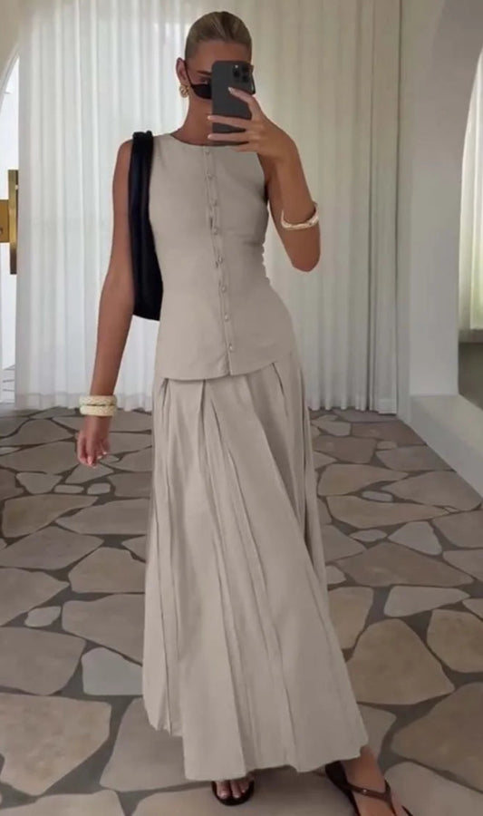 SLIM-FIT SLEEVELESS TOP & SKIRT TWO PIECE SET