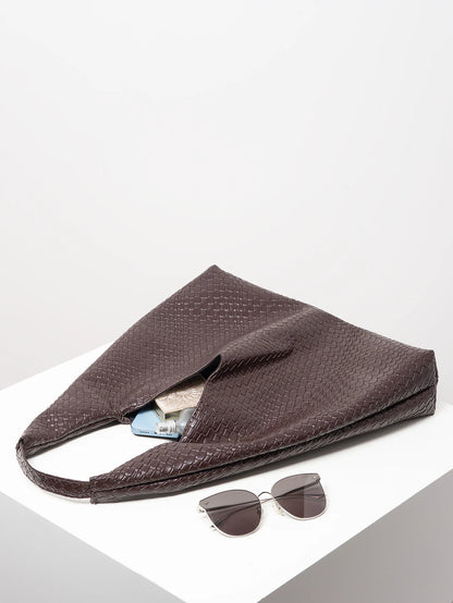 TEXTURED CATCH-ALL TOTE