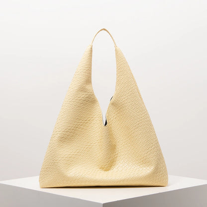 TEXTURED CATCH-ALL TOTE