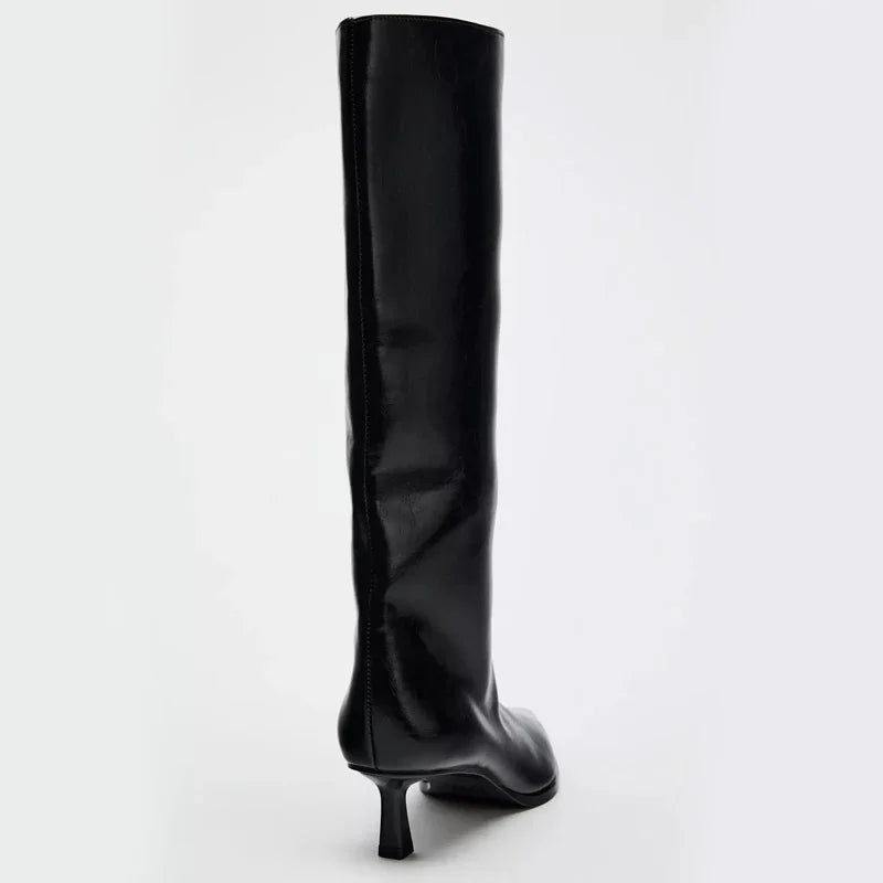 KNEE-HIGH POINTED BOOTS